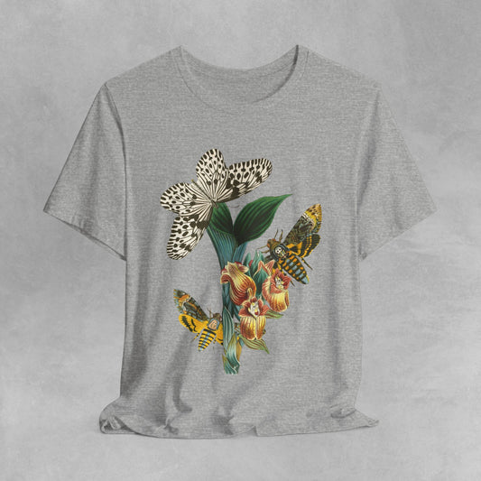 Cute Moth shirt Vintage illustration shirt Bugs shirt Deaths head hawkmoth Buttferly and moth shirt Witches Nature Aesthetic TShirt Autumn